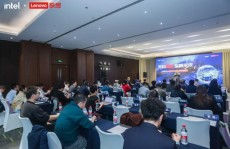 DeepSeek极限吞吐超8000 tokenss异构智算产业生态联盟庆阳见证新突破，联想万全